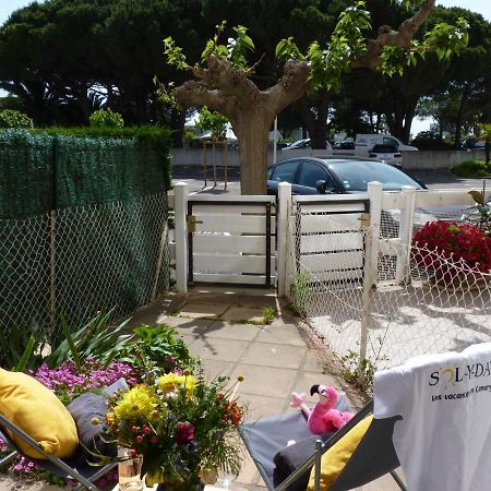 Sol-Y-Days Mathilde: Beachfront Garden Apartment with Parking Le Grau-du-Roi Exterior photo