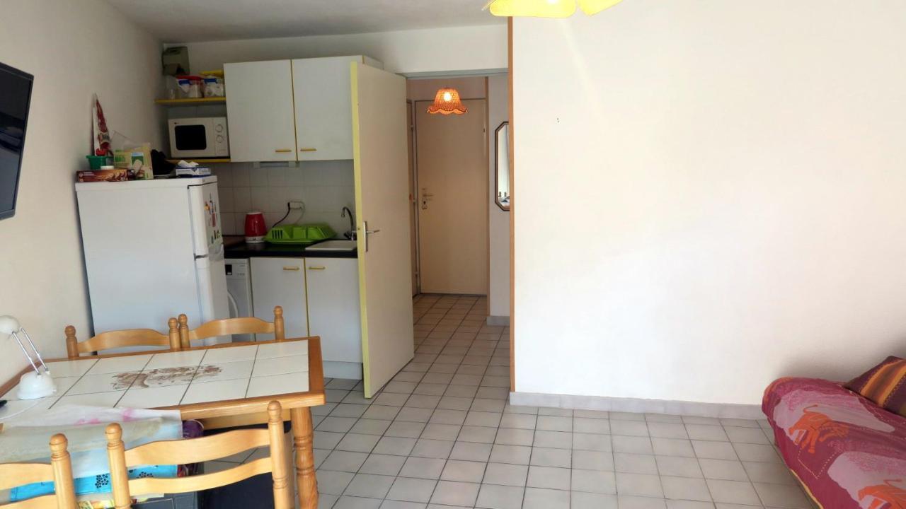 Sol-Y-Days Mathilde: Beachfront Garden Apartment with Parking Le Grau-du-Roi Exterior photo